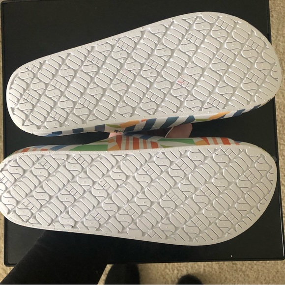 Freedom Moses x SALT Collab slides - Picture 3 of 4